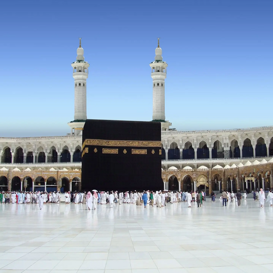 Premium Comfort Umrah Package (15 Days) – From Karachi