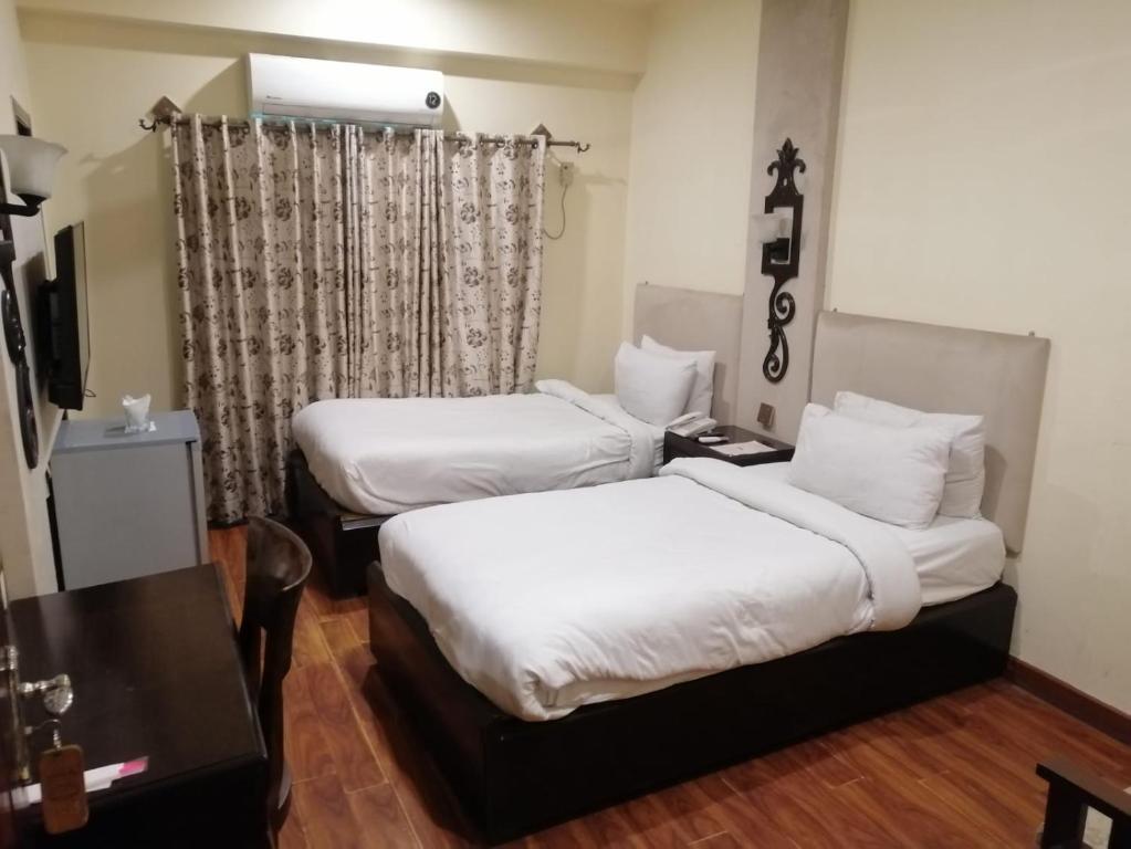 Premium Hotel Stay –  Lahore