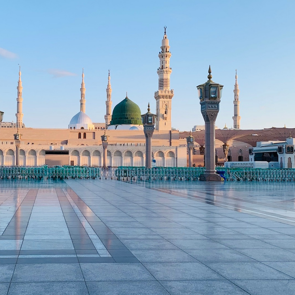 Premium Comfort Umrah Package (15 Days) – From Karachi