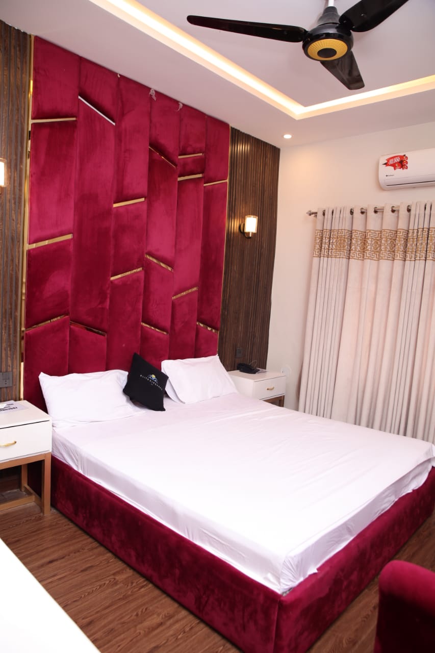Elite Elegance Guest House – Luxury Stay
